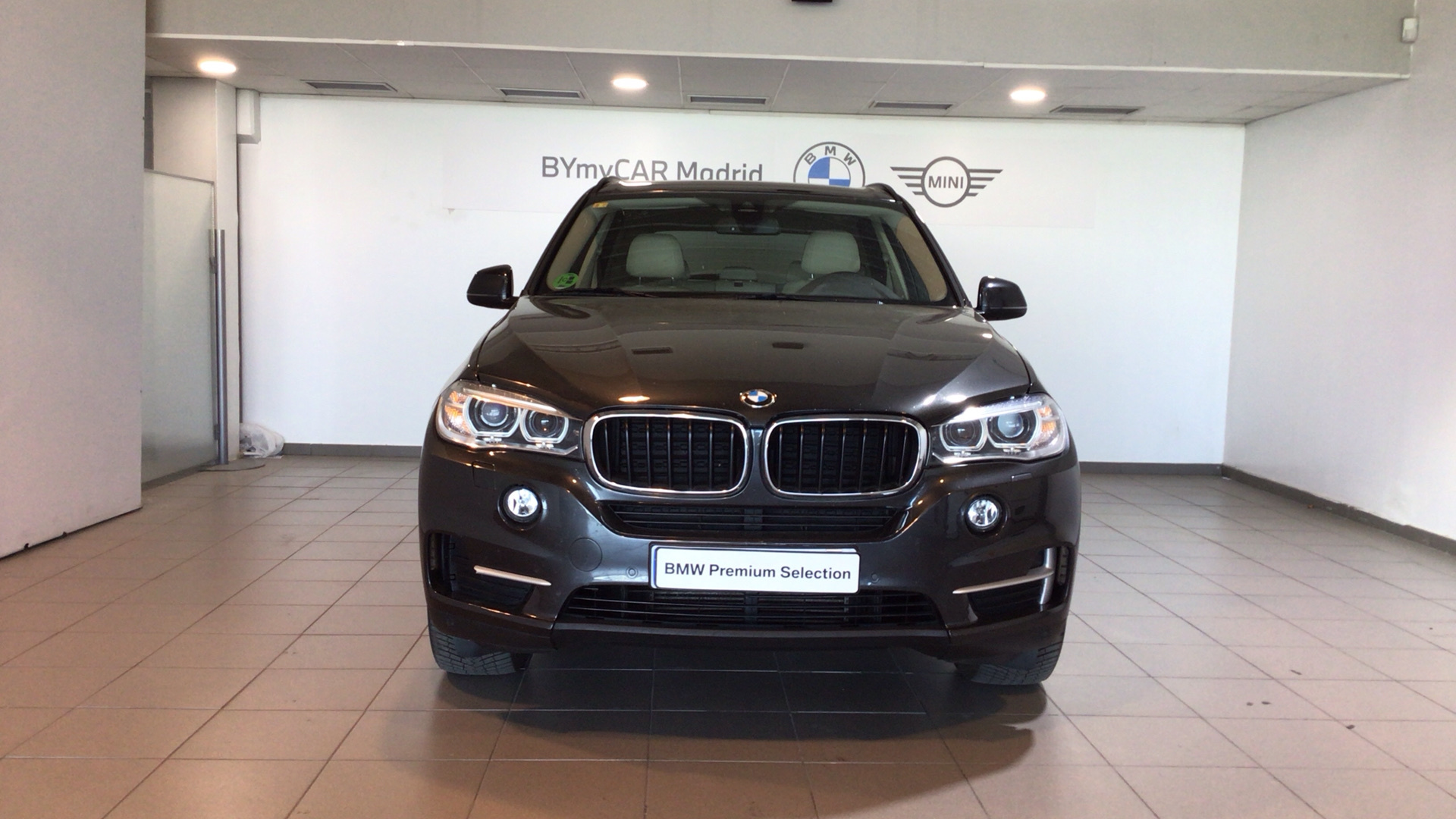 BMW X5 xDrive30d color Gris. Año 2016. 190KW(258CV). Diésel. En concesionario BYmyCAR Madrid - Algete de Madrid