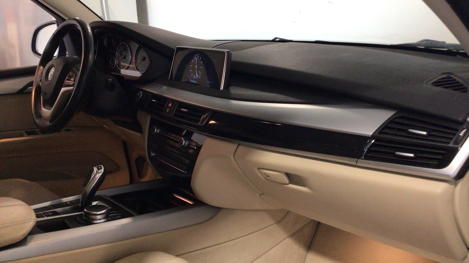 BMW X5 xDrive30d color Gris. Año 2016. 190KW(258CV). Diésel. En concesionario BYmyCAR Madrid - Algete de Madrid