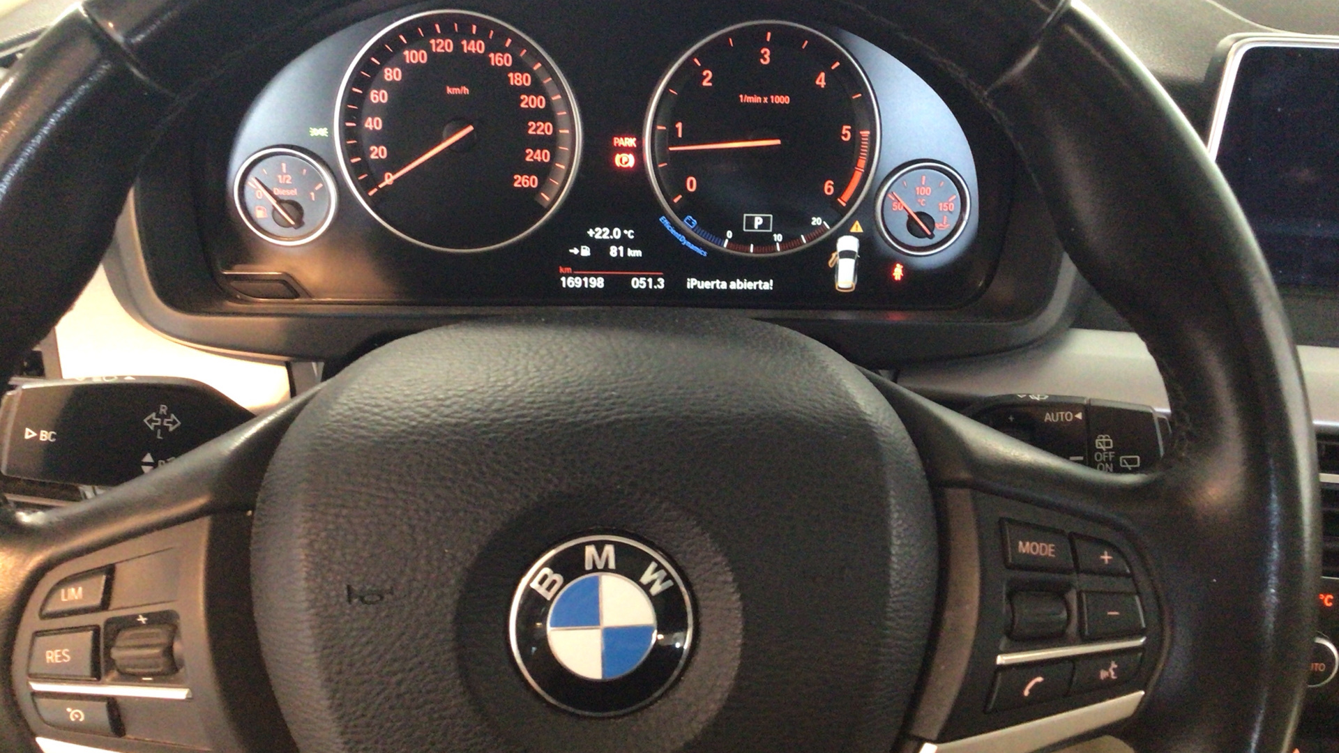 BMW X5 xDrive30d color Gris. Año 2016. 190KW(258CV). Diésel. En concesionario BYmyCAR Madrid - Algete de Madrid