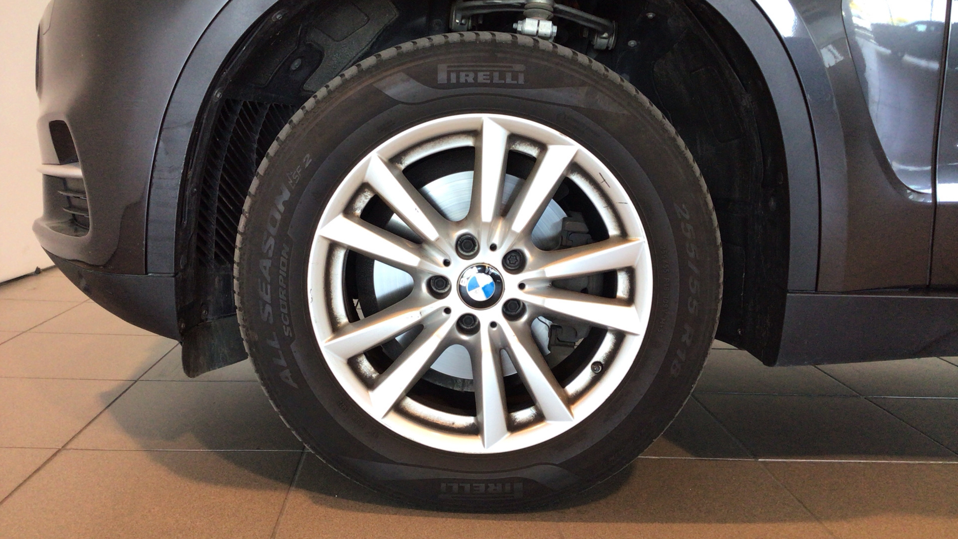 BMW X5 xDrive30d color Gris. Año 2016. 190KW(258CV). Diésel. En concesionario BYmyCAR Madrid - Algete de Madrid