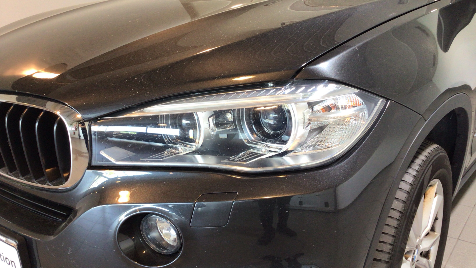 BMW X5 xDrive30d color Gris. Año 2016. 190KW(258CV). Diésel. En concesionario BYmyCAR Madrid - Algete de Madrid