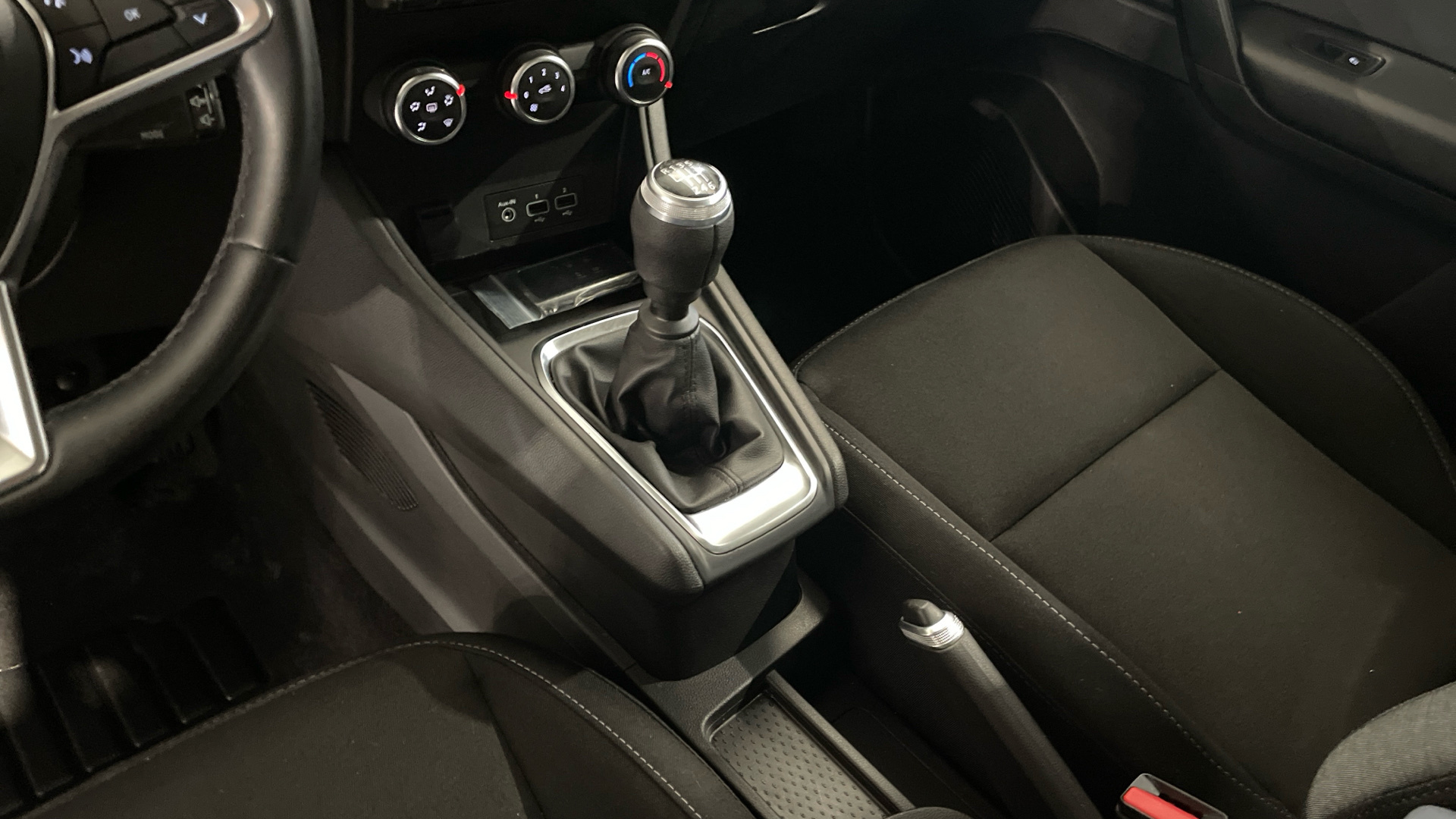 Renault Captur TCe 140 Micro Híbrido - 17
