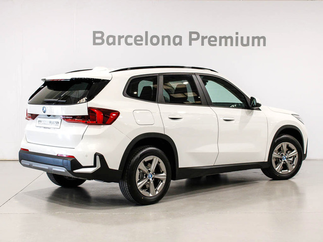 BMW X1 xDrive25e color Blanco. Año 2025. 180KW(245CV). Híbrido Electro/Gasolina. En concesionario Barcelona Premium -- GRAN VIA de Barcelona