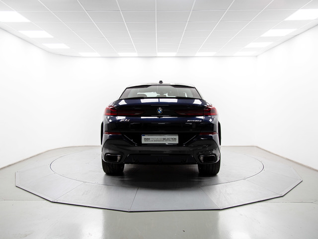 BMW X6 xDrive30d color Negro. Año 2023. 210KW(286CV). Diésel. En concesionario Móvil Begar Alicante de Alicante