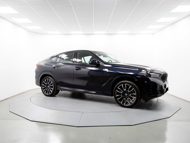 BMW X6 xDrive30d color Negro. Año 2023. 210KW(286CV). Diésel. En concesionario Móvil Begar Alicante de Alicante