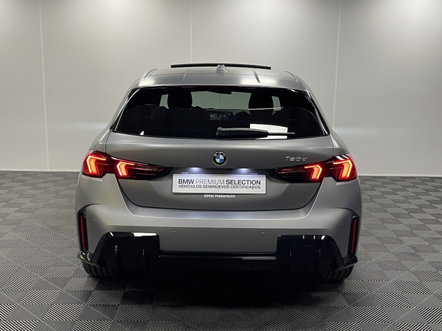 BMW Serie 1 120d color Gris. Año 2025. 120KW(163CV). Diésel. En concesionario Maberauto de Castellón