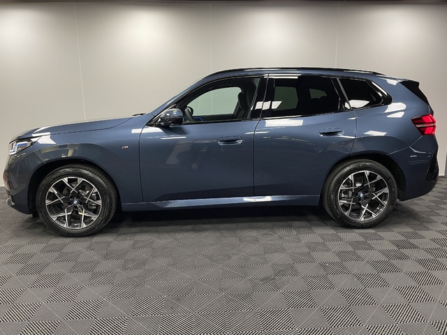 BMW X3 xDrive20d color Azul. Año 2025. 145KW(197CV). Diésel. En concesionario Maberauto de Castellón