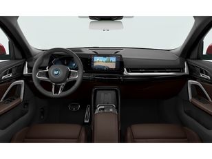 Fotos de BMW iX2 eDrive20 color Rojo. Año 2024. 150KW(204CV). Eléctrico. En concesionario San Rafael Motor LUCENA, S.L. de Córdoba