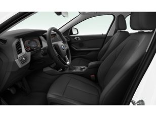 Fotos de BMW Serie 1 118i color Blanco. Año 2022. 103KW(140CV). Gasolina. En concesionario San Pablo Motor | Su Eminencia de Sevilla