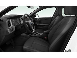 Fotos de BMW Serie 1 116d color Blanco. Año 2021. 85KW(116CV). Diésel. En concesionario San Pablo Motor | Su Eminencia de Sevilla
