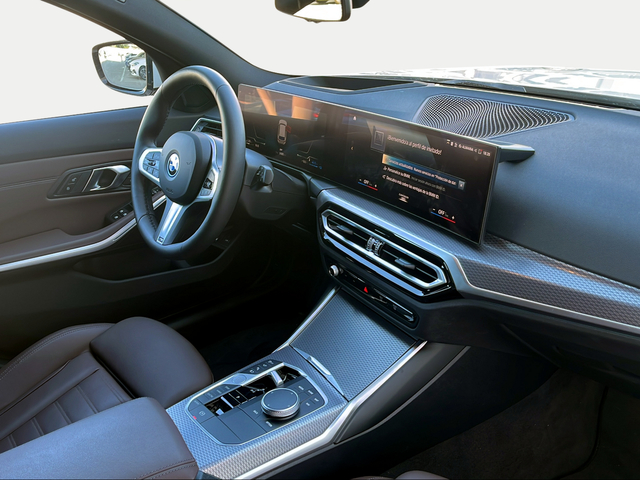 BMW Serie 3 330e Touring color Blanco. Año 2024. 215KW(292CV). Híbrido Electro/Gasolina. En concesionario Ilbira Motor | Granada de Granada