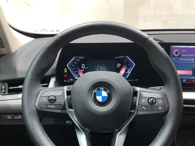 BMW X1 sDrive18d color Verde. Año 2024. 110KW(150CV). Diésel. En concesionario Movilnorte El Carralero de Madrid