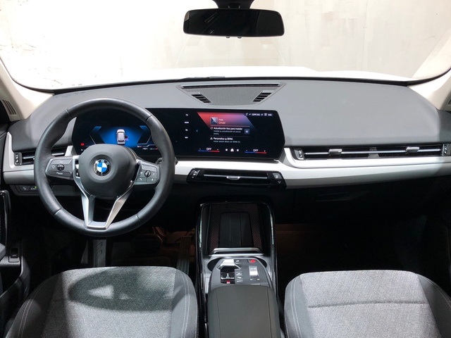 BMW X1 sDrive18d color Blanco. Año 2024. 110KW(150CV). Diésel. En concesionario Movilnorte Las Rozas de Madrid