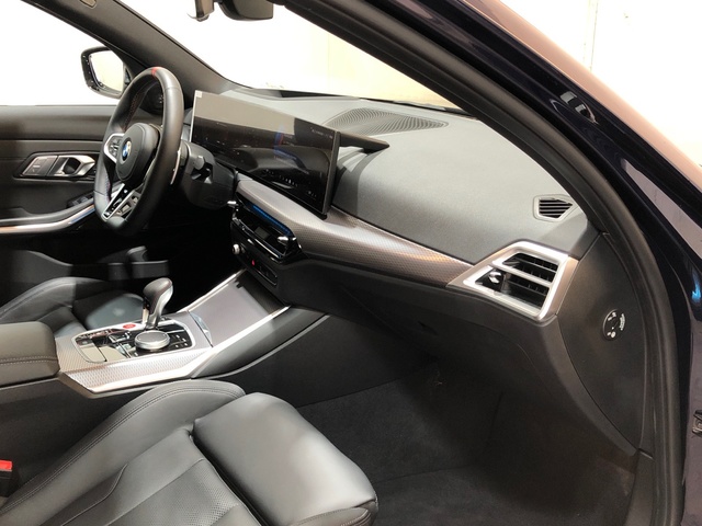 BMW M M3 Competition Touring color Azul. Año 2025. 390KW(530CV). Gasolina. En concesionario Movilnorte El Plantio de Madrid