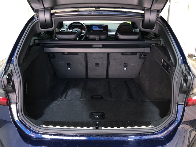 BMW M M3 Competition Touring color Azul. Año 2025. 390KW(530CV). Gasolina. En concesionario Movilnorte El Plantio de Madrid