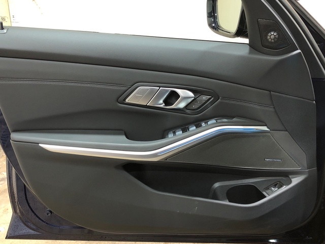 BMW M M3 Competition Touring color Azul. Año 2025. 390KW(530CV). Gasolina. En concesionario Movilnorte El Plantio de Madrid