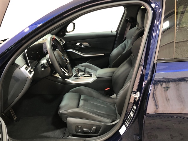 BMW M M3 Competition Touring color Azul. Año 2025. 390KW(530CV). Gasolina. En concesionario Movilnorte El Plantio de Madrid