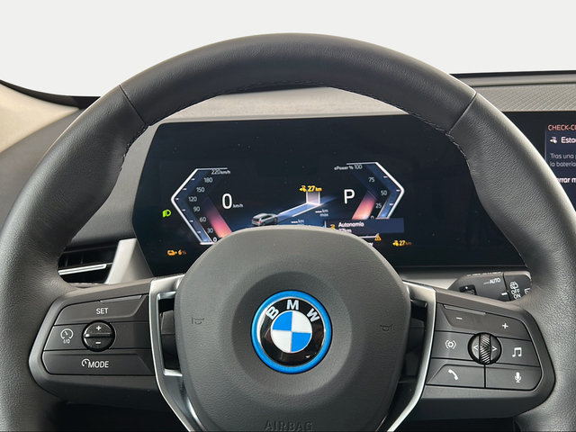 BMW iX1 eDrive20 color Verde. Año 2025. 150KW(204CV). Eléctrico. En concesionario San Pablo Motor | Su Eminencia de Sevilla