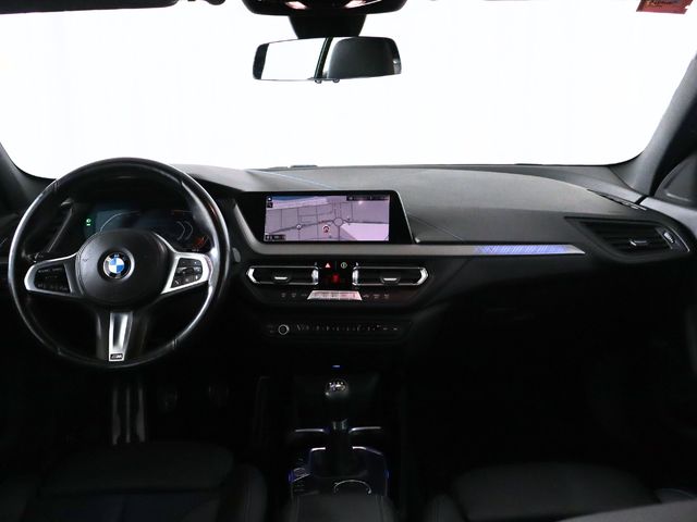 BMW Serie 1 118d color Gris. Año 2021. 110KW(150CV). Diésel. En concesionario Pruna Motor, S.L de Barcelona