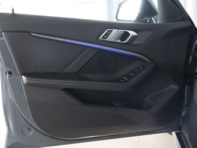 BMW Serie 1 118d color Gris. Año 2021. 110KW(150CV). Diésel. En concesionario Pruna Motor, S.L de Barcelona