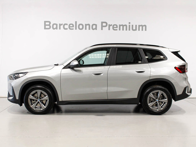 BMW X1 sDrive18d color Gris Plata. Año 2024. 110KW(150CV). Diésel. En concesionario Barcelona Premium -- GRAN VIA de Barcelona