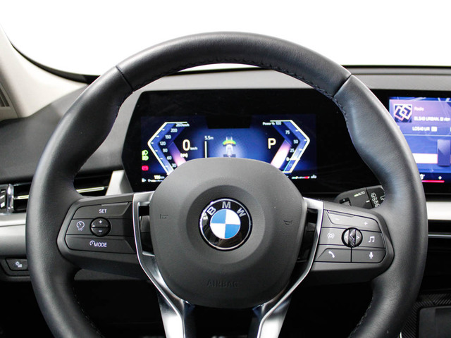 BMW X1 sDrive18d color Gris Plata. Año 2024. 110KW(150CV). Diésel. En concesionario Barcelona Premium -- GRAN VIA de Barcelona