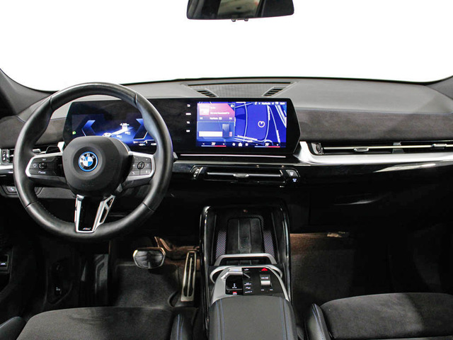 BMW iX2 xDrive30 color Blanco. Año 2024. 230KW(313CV). Eléctrico. En concesionario Barcelona Premium -- GRAN VIA de Barcelona