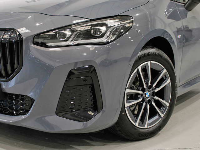 BMW Serie 2 218d Active Tourer color Gris. Año 2024. 110KW(150CV). Diésel. En concesionario Barcelona Premium -- GRAN VIA de Barcelona