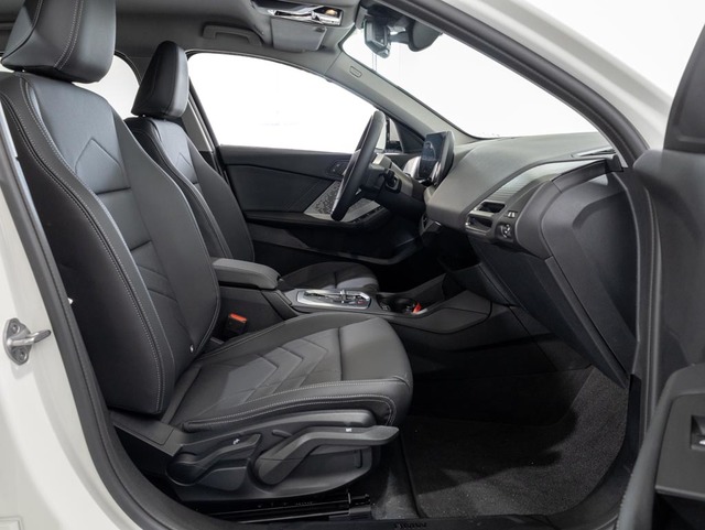 BMW Serie 1 116i color Blanco. Año 2025. 90KW(122CV). Gasolina. En concesionario Oliva Motor Girona de Girona