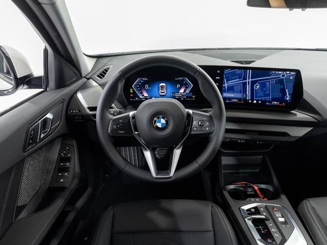 BMW Serie 1 116i color Blanco. Año 2025. 90KW(122CV). Gasolina. En concesionario Oliva Motor Girona de Girona