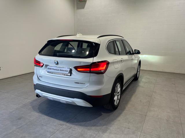 BMW X1 xDrive25e color Blanco. Año 2021. 162KW(220CV). Híbrido Electro/Gasolina. En concesionario Motor Munich Cadi - Manresa - VO de Barcelona