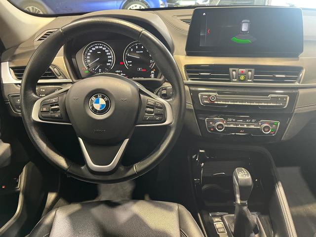 BMW X1 xDrive25e color Blanco. Año 2021. 162KW(220CV). Híbrido Electro/Gasolina. En concesionario Motor Munich Cadi - Manresa - VO de Barcelona