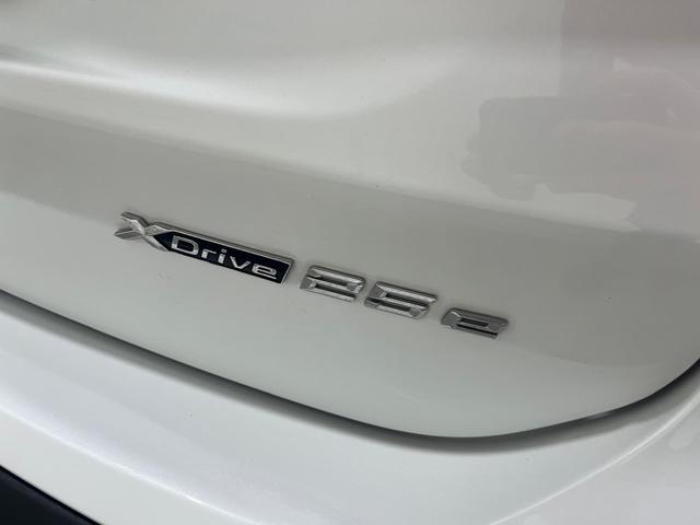 BMW X1 xDrive25e color Blanco. Año 2021. 162KW(220CV). Híbrido Electro/Gasolina. En concesionario Motor Munich Cadi - Manresa - VO de Barcelona