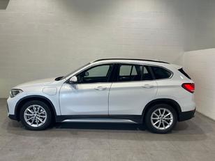 Fotos de BMW X1 xDrive25e color Blanco. Año 2021. 162KW(220CV). Híbrido Electro/Gasolina. En concesionario Motor Munich Cadi - Manresa - VO de Barcelona