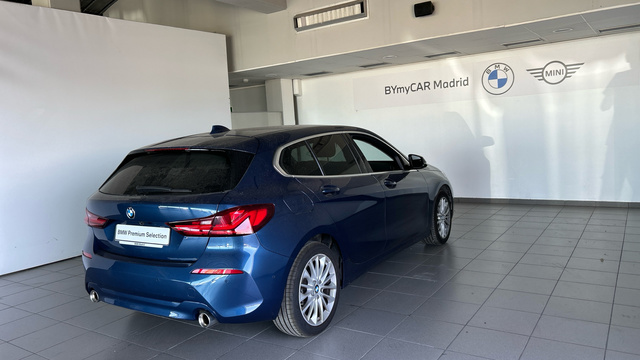 BMW Serie 1 118d color Azul. Año 2021. 110KW(150CV). Diésel. En concesionario BYmyCAR Madrid - Alcalá de Madrid