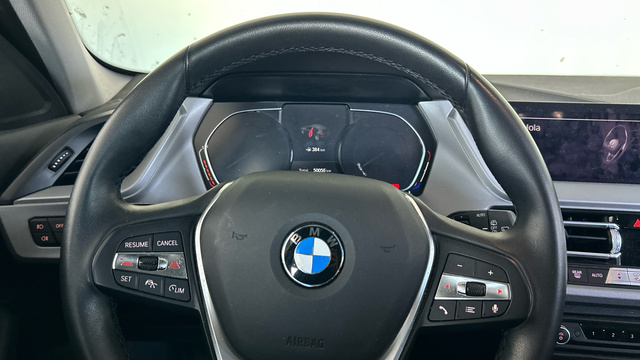 BMW Serie 1 118d color Azul. Año 2021. 110KW(150CV). Diésel. En concesionario BYmyCAR Madrid - Alcalá de Madrid