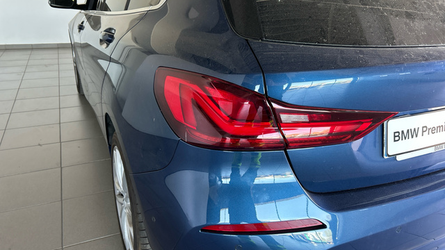 BMW Serie 1 118d color Azul. Año 2021. 110KW(150CV). Diésel. En concesionario BYmyCAR Madrid - Alcalá de Madrid