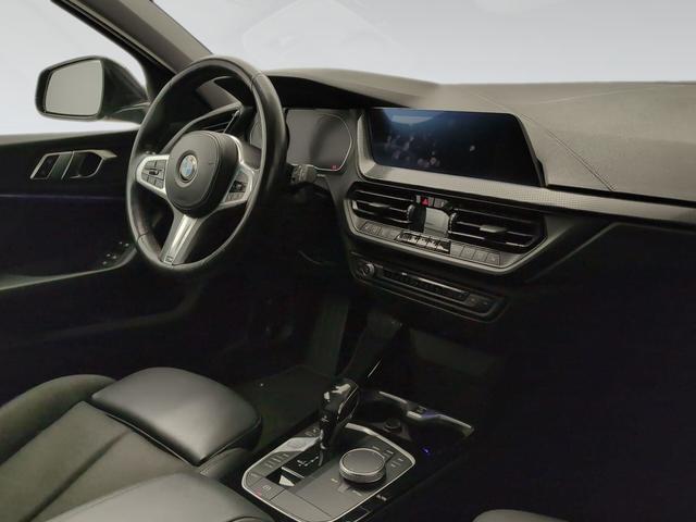 BMW Serie 1 118d color Negro. Año 2019. 110KW(150CV). Diésel. En concesionario Automotor Premium Marbella - Málaga de Málaga