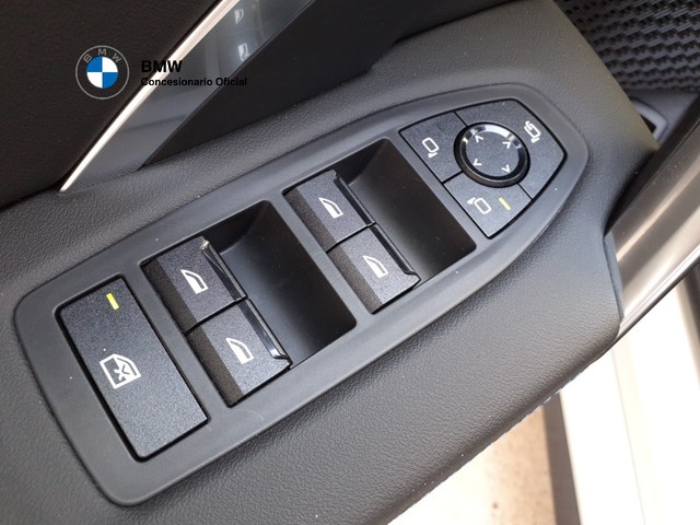 BMW X1 xDrive20d color Blanco. Año 2025. 120KW(163CV). Diésel. En concesionario BMW Arlanza Motor Palencia de Palencia