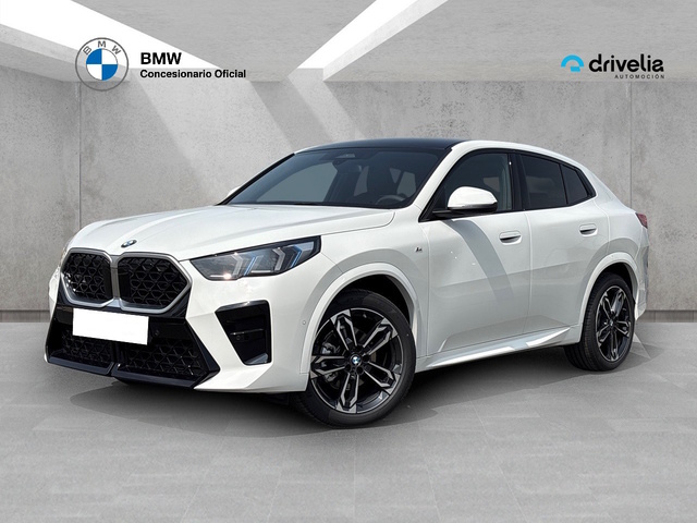 BMW X2 sDrive20d color Blanco. Año 2025. 120KW(163CV). Diésel. En concesionario BMW Avilcar Ávila de Ávila