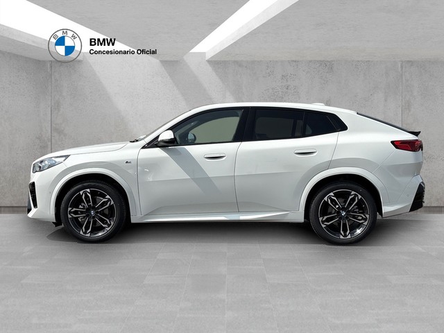 BMW X2 sDrive20d color Blanco. Año 2025. 120KW(163CV). Diésel. En concesionario BMW Avilcar Ávila de Ávila
