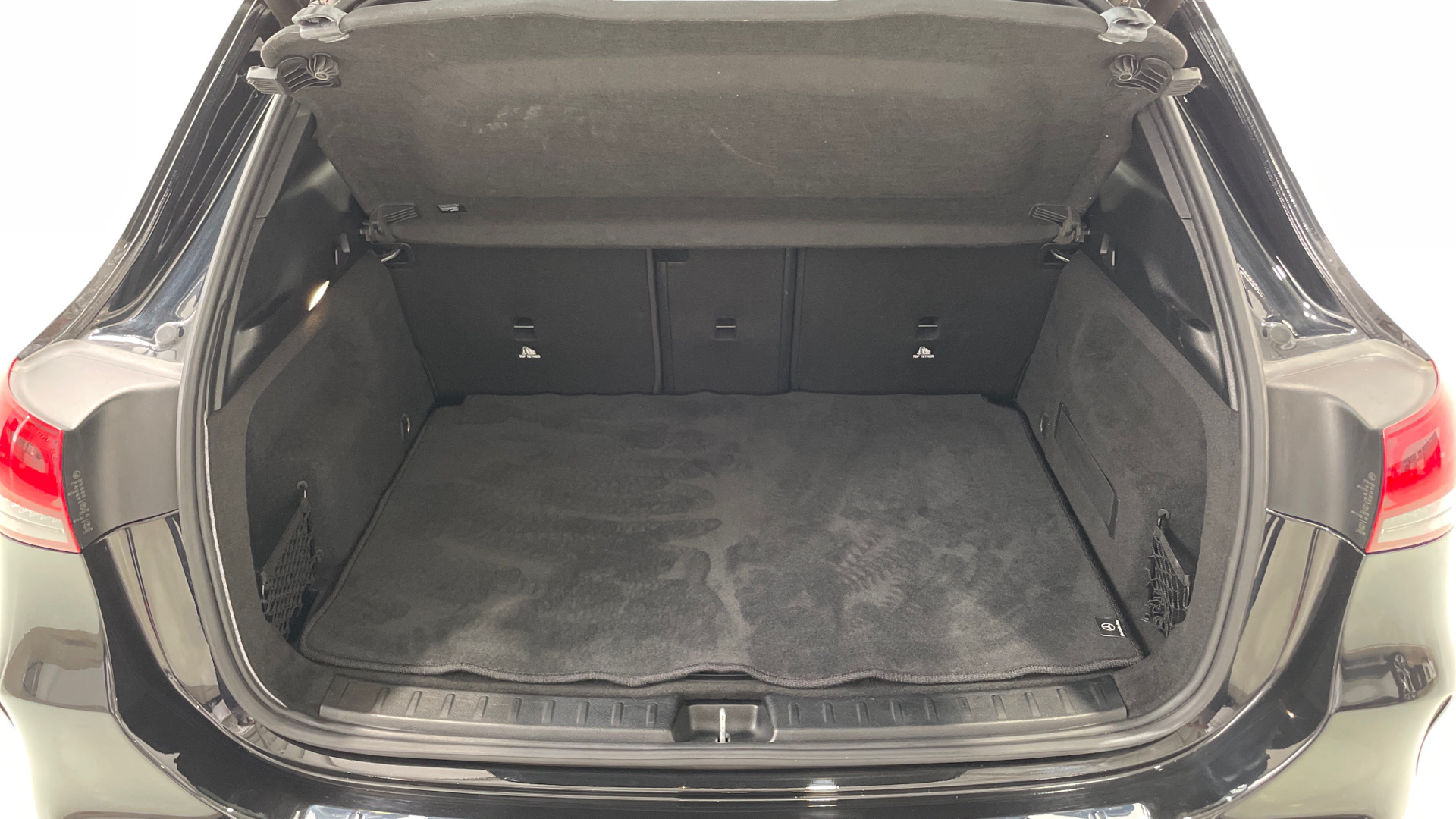 Mercedes-Benz GLA 200 D - 11
