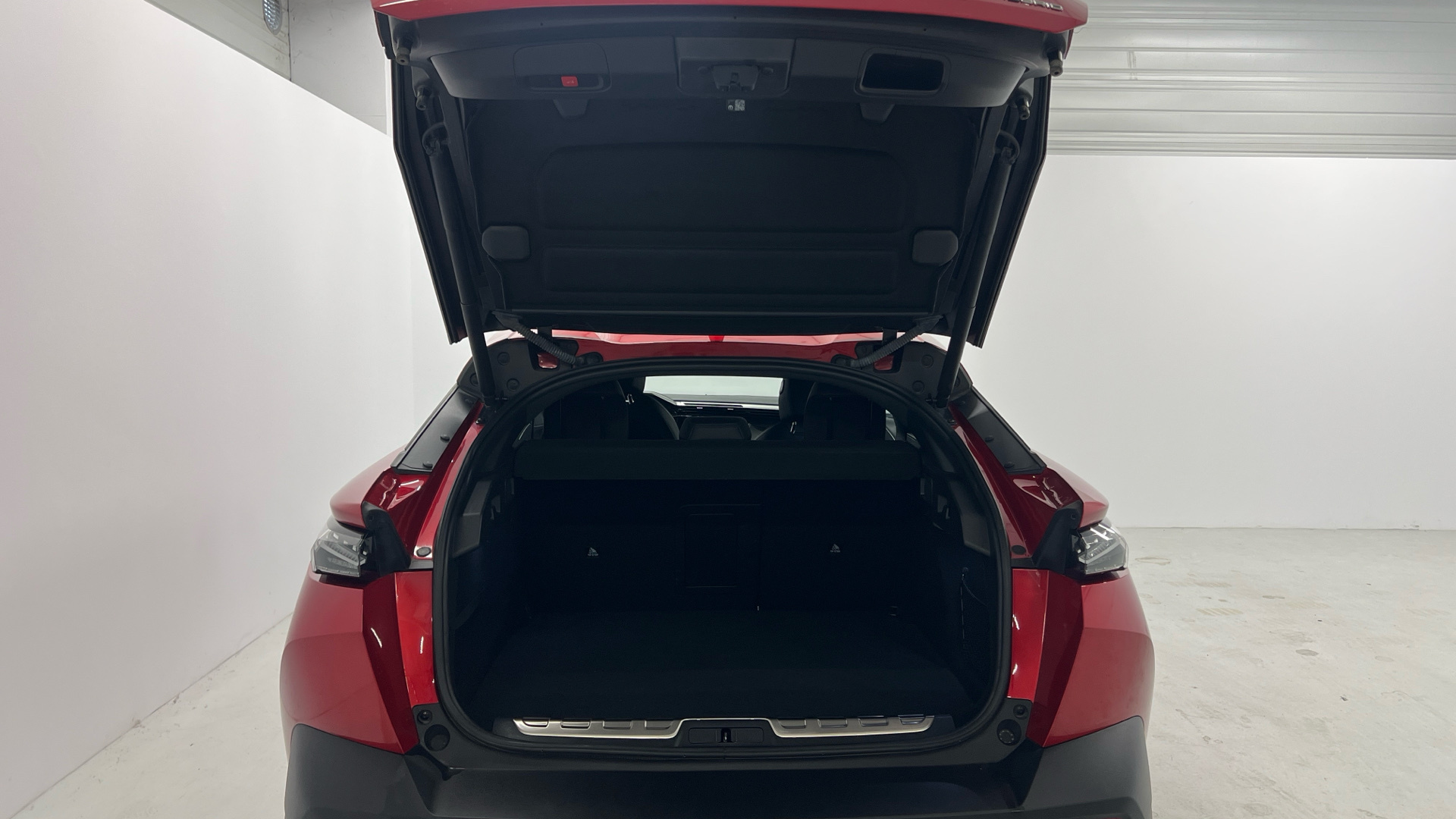 Peugeot 408 PHEV 180 en Barcelona