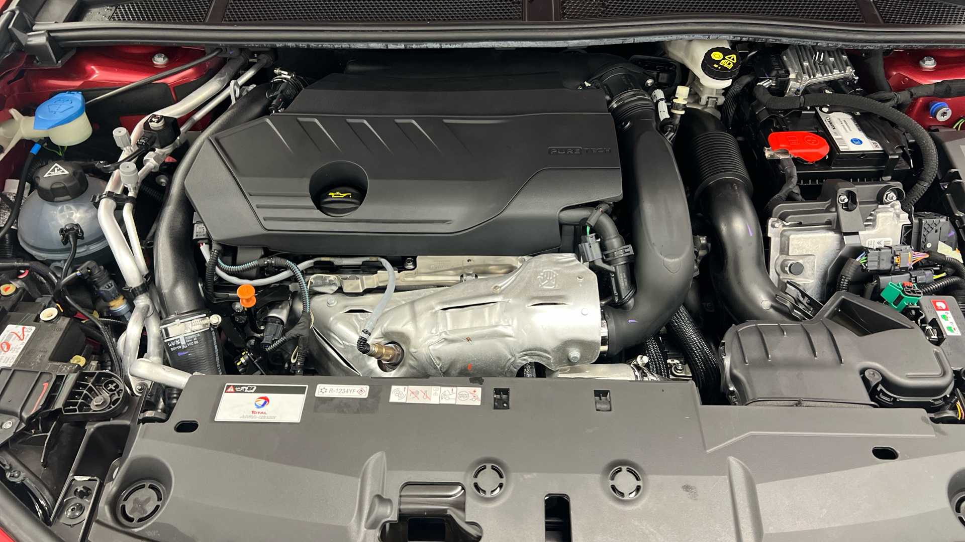 Peugeot 408 PHEV 180 en Barcelona