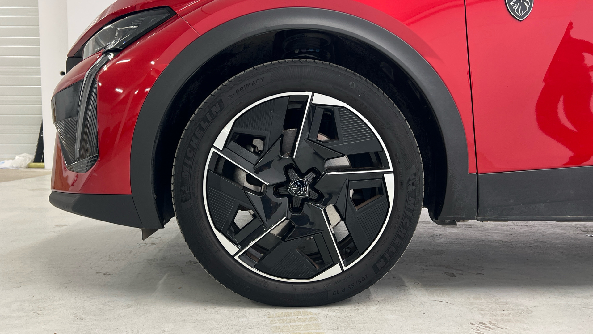 Peugeot 408 PHEV 180 en Barcelona