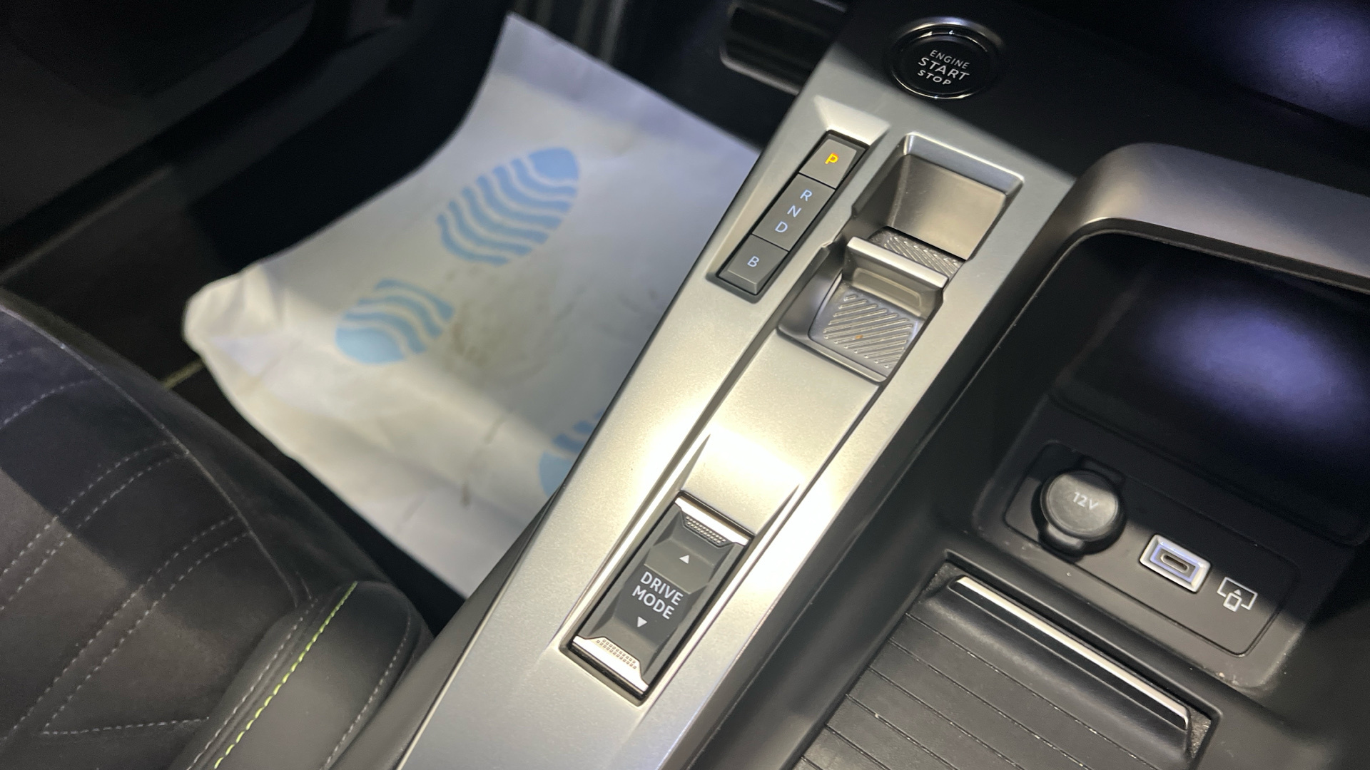 Peugeot 408 PHEV 180 en Barcelona