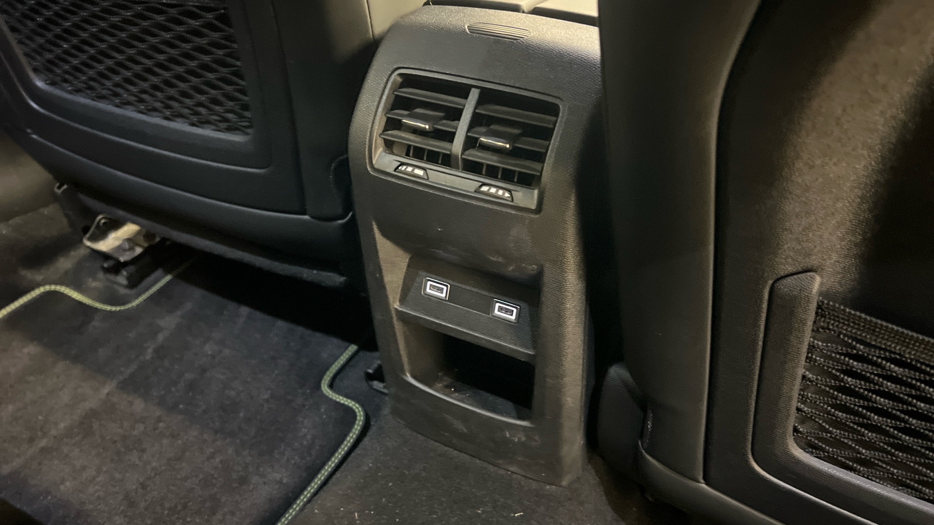 Peugeot 408 PHEV 180 en Barcelona