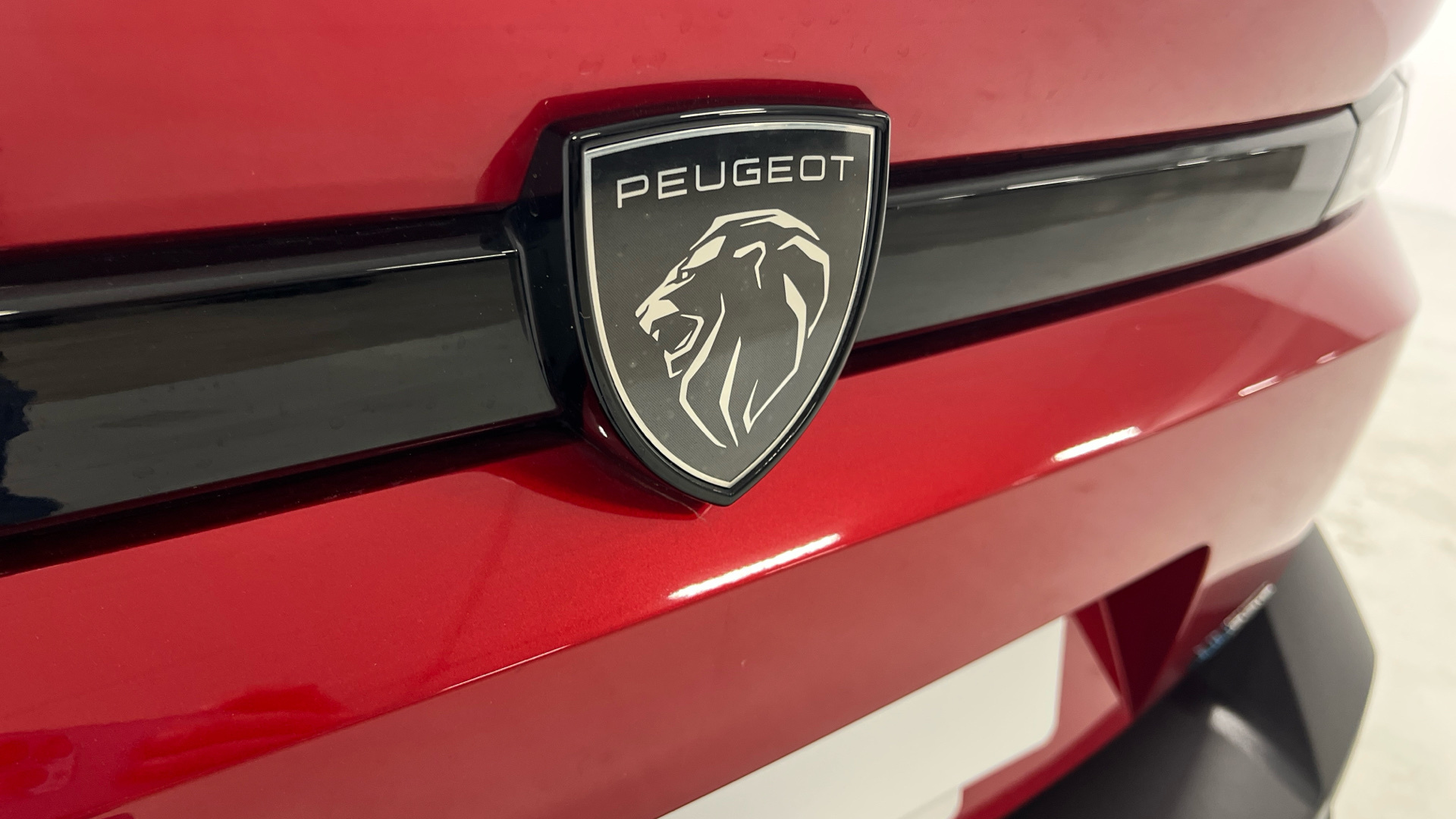 Peugeot 408 PHEV 180 en Barcelona