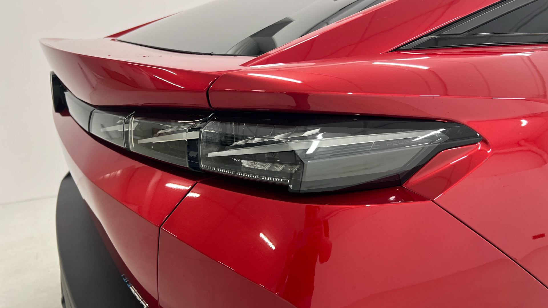 Peugeot 408 PHEV 180 en Barcelona