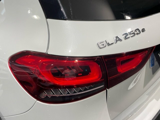 Mercedes-Benz GLA 250 e - 14
